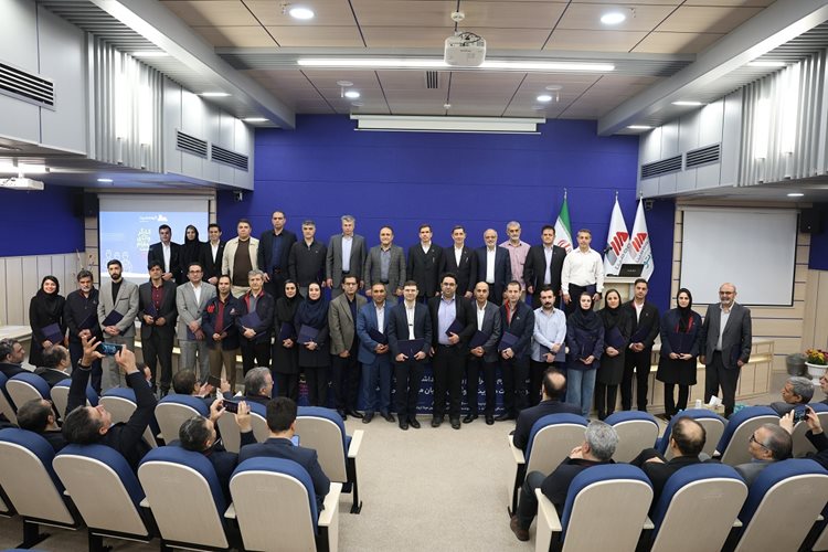 اعطای گواهی سهام “ومپنا” به کارکنان مپنا در رویداد گرامیداشت روز کارگر